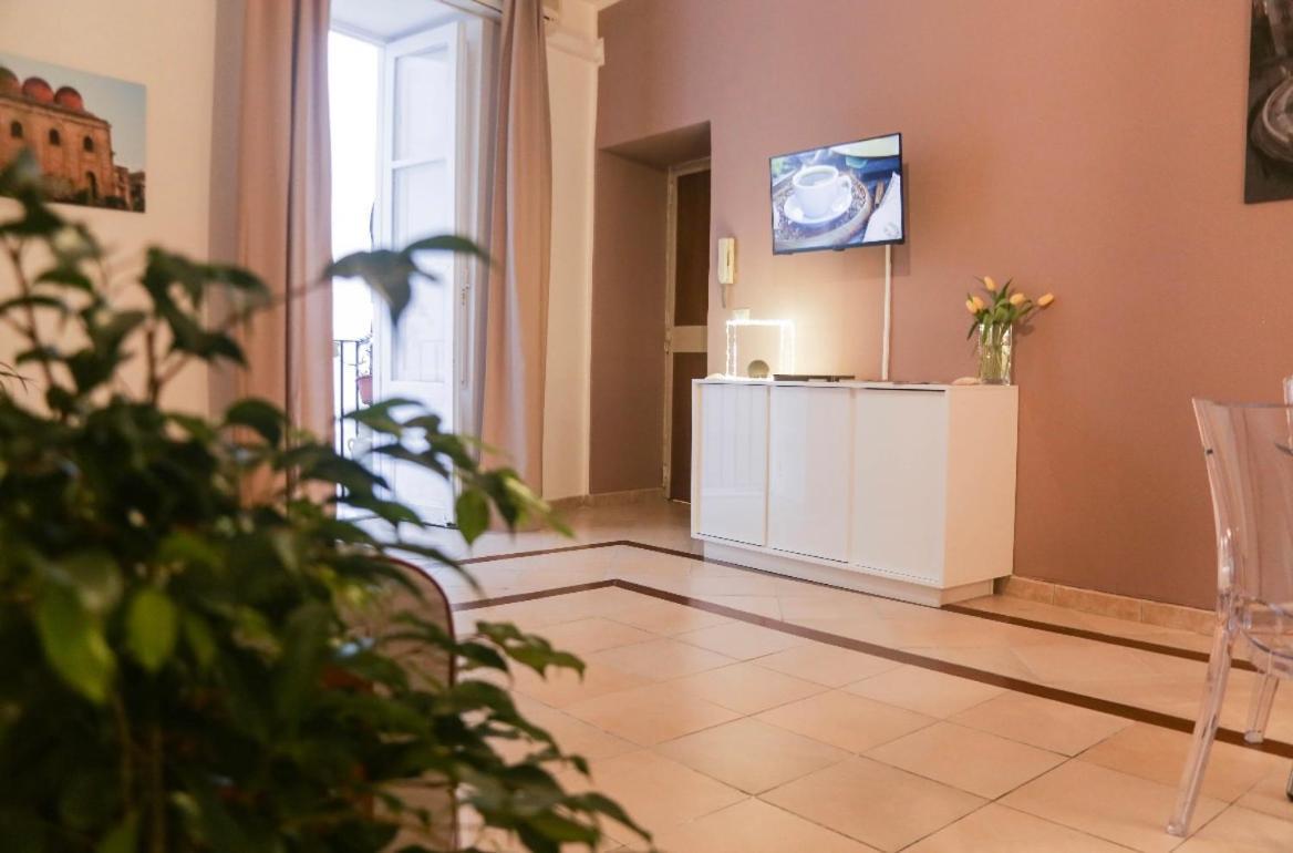Sole Apartment Палермо Екстериор снимка