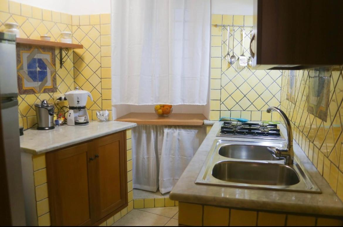Sole Apartment Палермо Екстериор снимка
